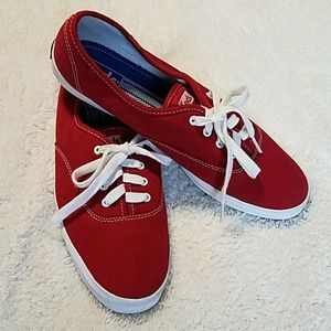 Dark Red Keds